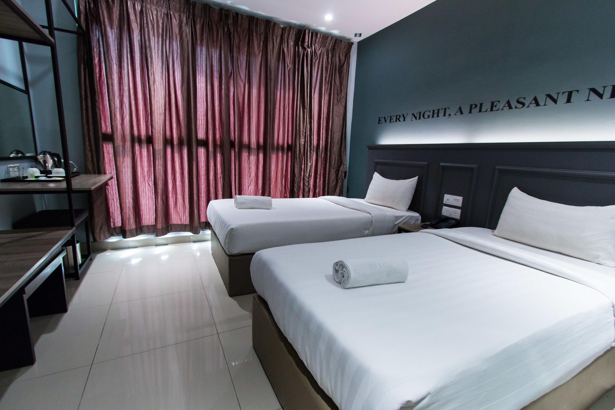 Hotel 99 Bandar Puteri Puchong Luaran gambar